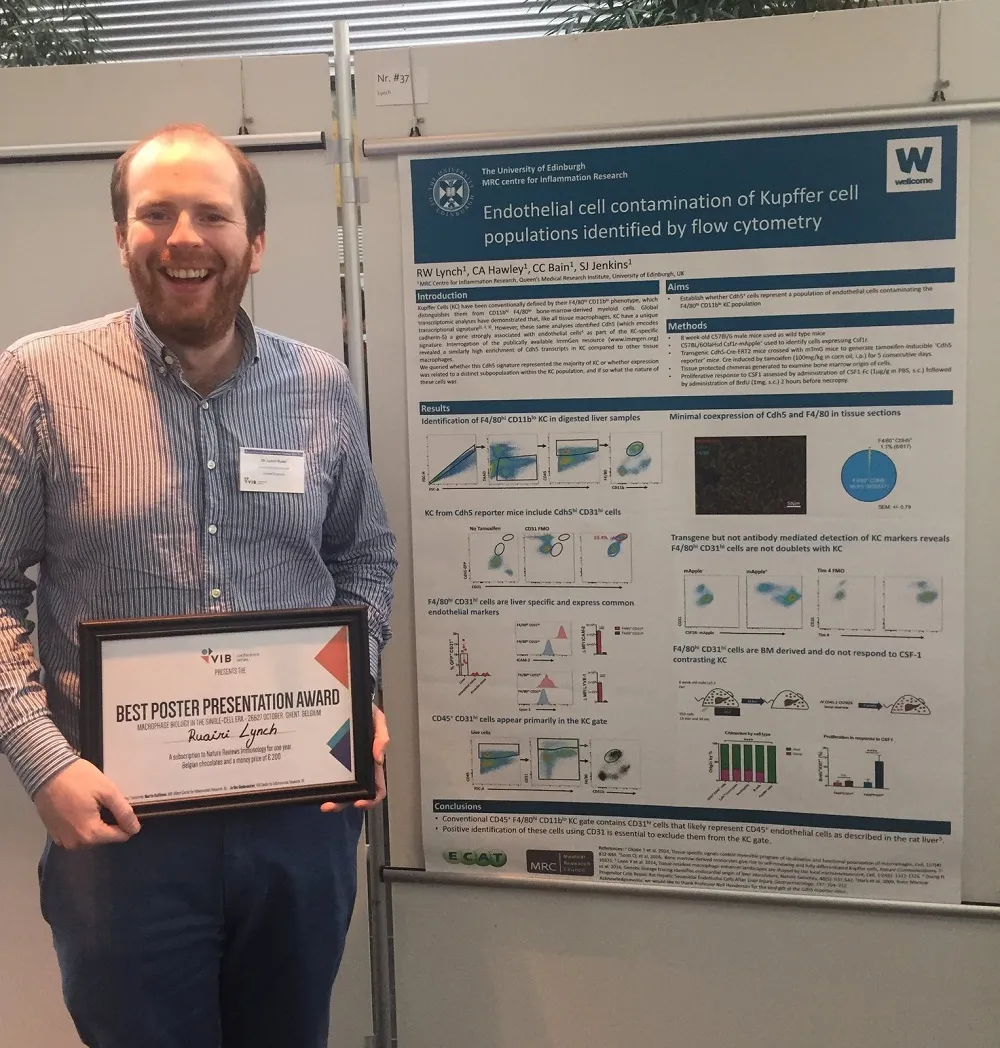 Image of Ruairi Lynch receiving best poster prize at the Macrophage Biology in the Single-Cell Era Meeting 