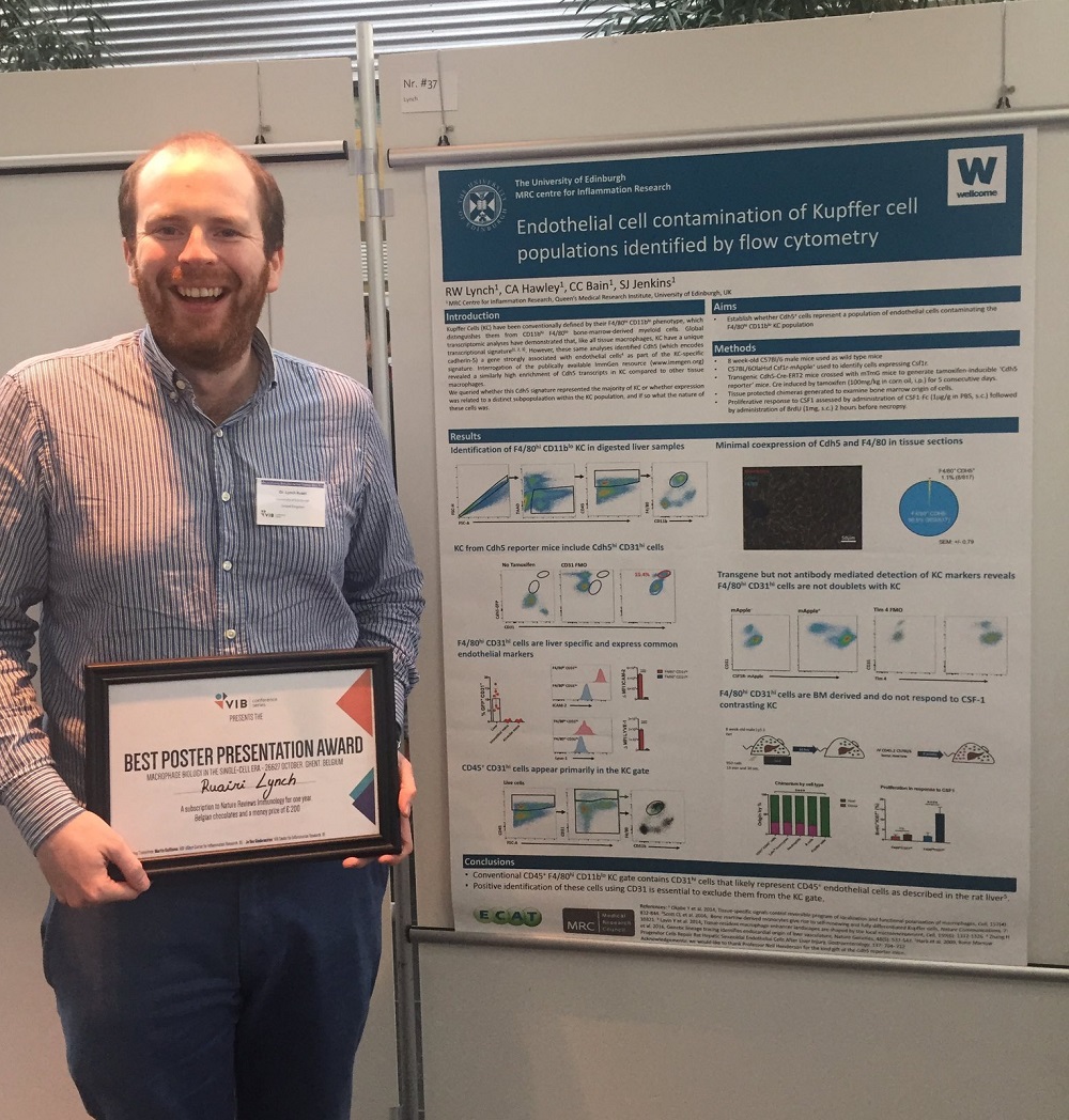 Image of Ruairi Lynch receiving best poster prize at the Macrophage Biology in the Single-Cell Era Meeting 